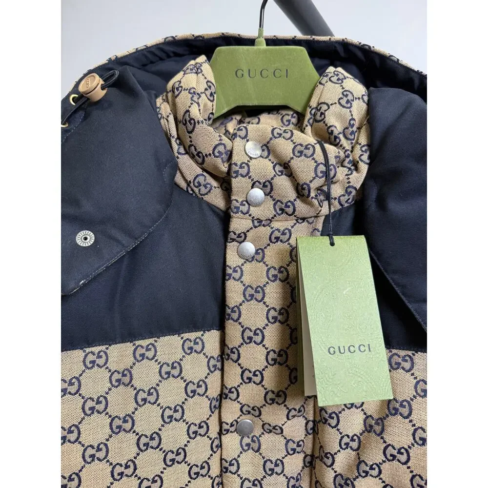 Gucci GG Monogram Down Jacket Navy Beige NWT Size 48 Medium Hooded Puffer